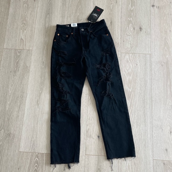 Levi’s 501 Cropped Black Distressed Jeans - Picture 15 of 16